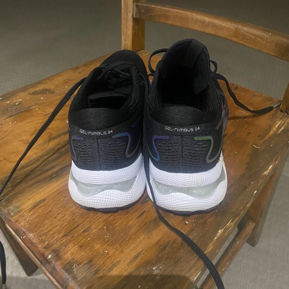 Brand new  ASICS gel nimbus running shoes size 9 - Picture 2 of 5